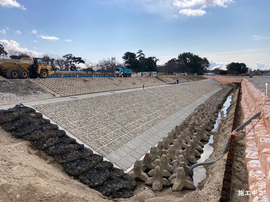 低水護岸施工中1
