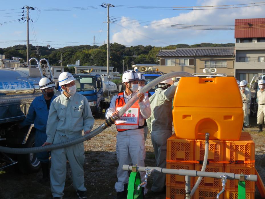 仮設タンクへの給水訓練