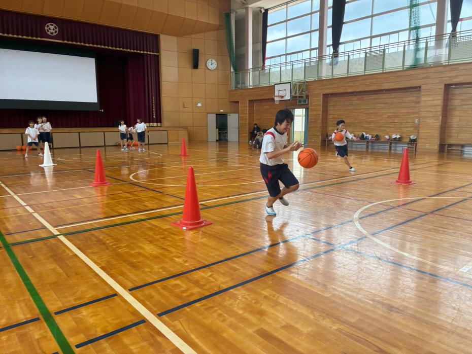 市川町立甘地小学校での指導の様子