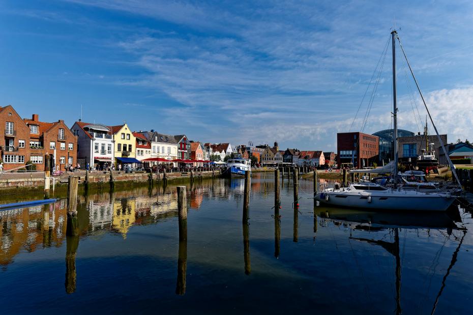 ワッデン海沿いの町フーズム