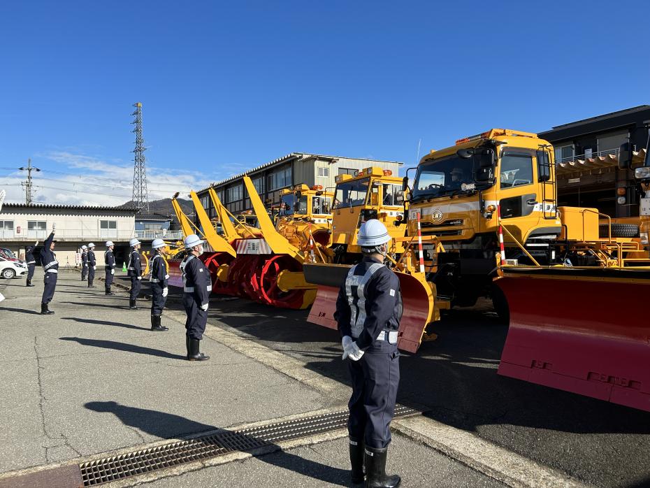 発隊式（除雪車）